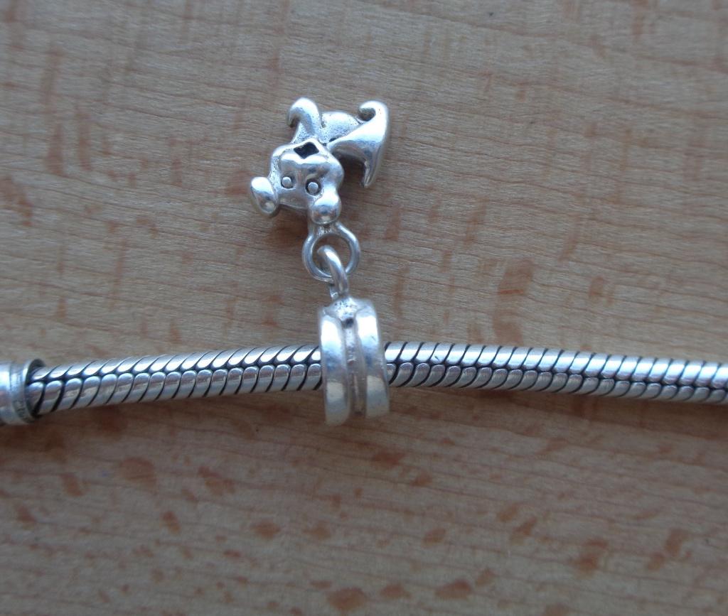 zilveren bedel hondje [217], Sieraden, Tassen en Uiterlijk, Bedels, Overige merken, Verzenden, Zo goed als nieuw, 1 bedel