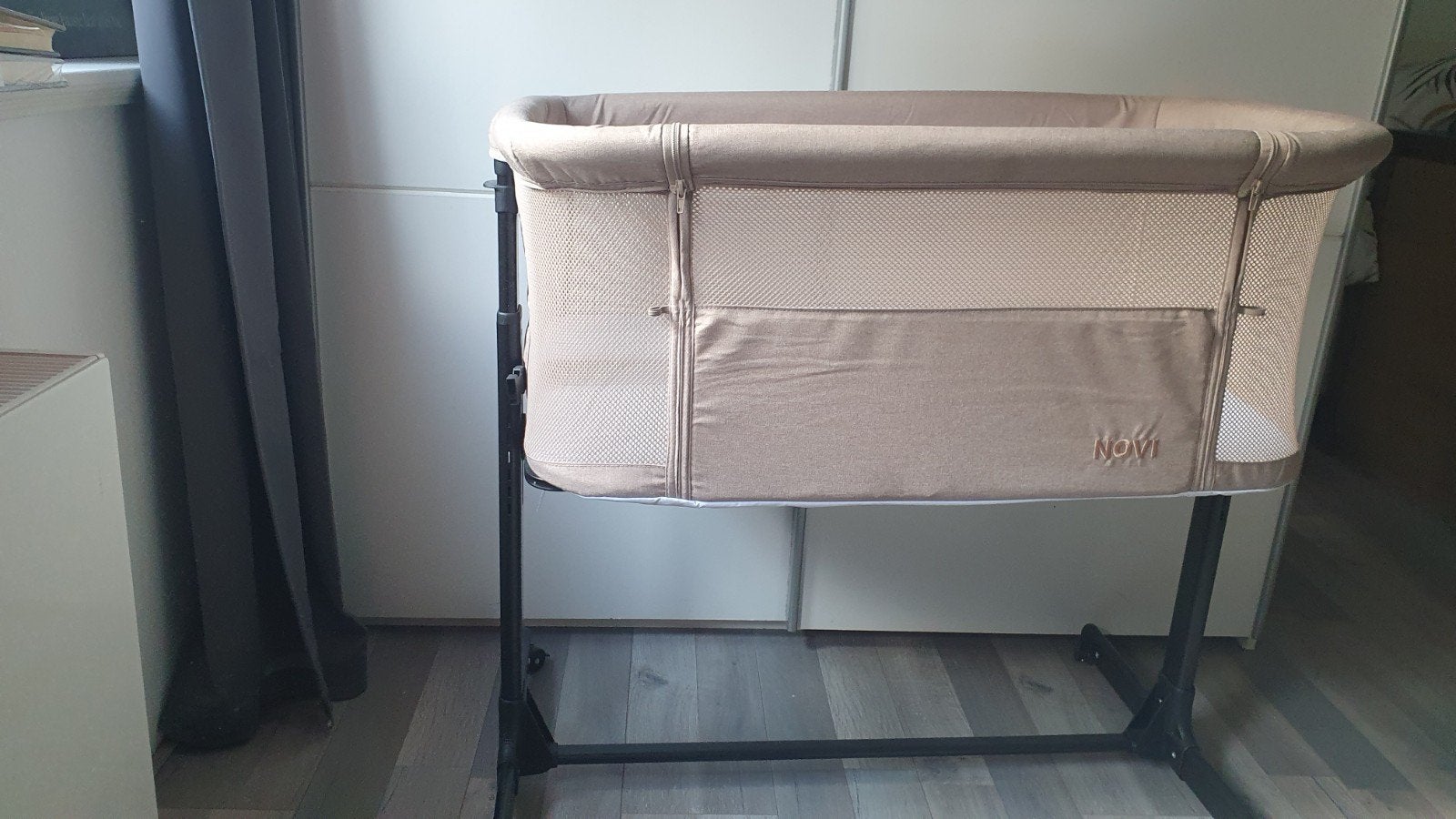 Novi Amy Air+ Co-sleeper - Zo goed als nieuw, Ophalen, Zo goed als nieuw, Wieg