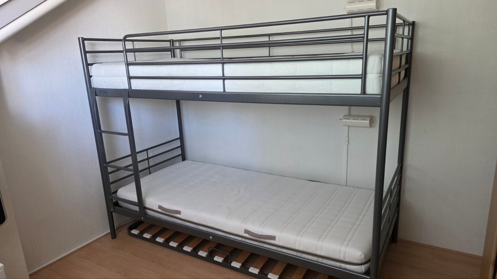 zeer solide stapelbed met onderschuifbed, Ophalen, 90 cm, Tweepersoons, Zo goed als nieuw