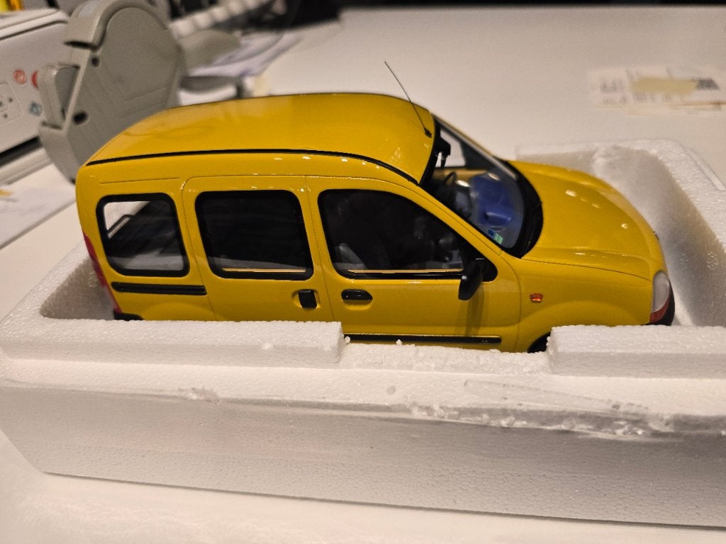 Renault Kangoo 1.4 rt 1/18, Hobby en Vrije tijd, Ophalen of Verzenden, Nieuw, Auto, OttOMobile
