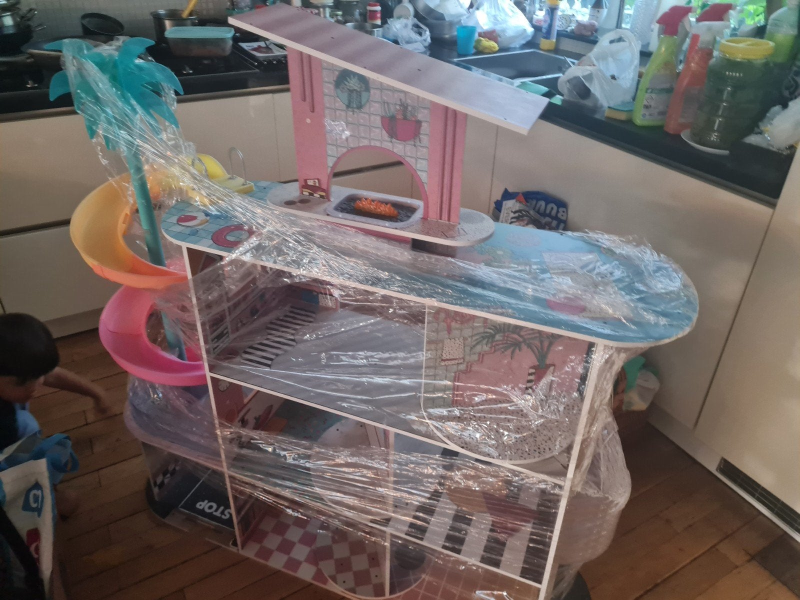 Grote speelset/poppenhuis LOL met glijbaan en accessoires, Ophalen, Zo goed als nieuw, Meisje