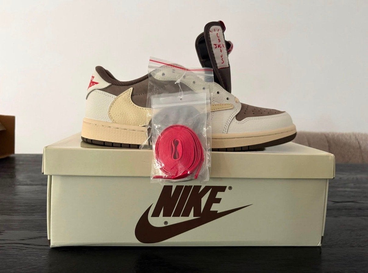 Nike Air Jordan 1 Low Travis Scott Reverse Mocha, Ophalen of Verzenden, Nieuw, Bruin, Sneakers of Gympen