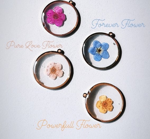 Bedel bloem hanger droogbloem viooltje dried flower charm, Overige merken, Overige materialen, Verzenden, Nieuw