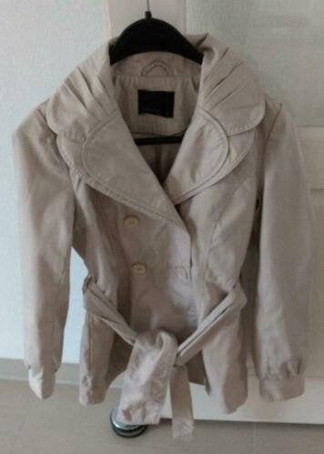 Beige trenchcoat maat S van "Vero Moda" 2 a 3 keer gedragen, Vero Moda, Beige, Ophalen of Verzenden, Zo goed als nieuw