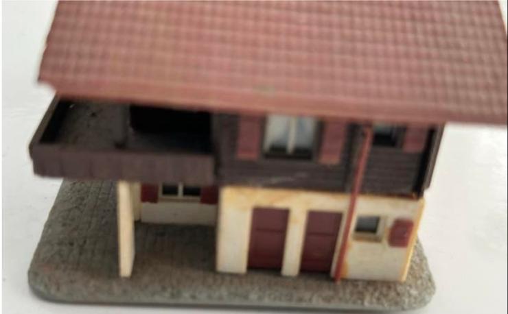 Kibri Hotel voor Treinbaan - Leuk Gebouw voor Modelspoor, Hobby en Vrije tijd, Modeltreinen | H0, Ophalen of Verzenden, Gebruikt