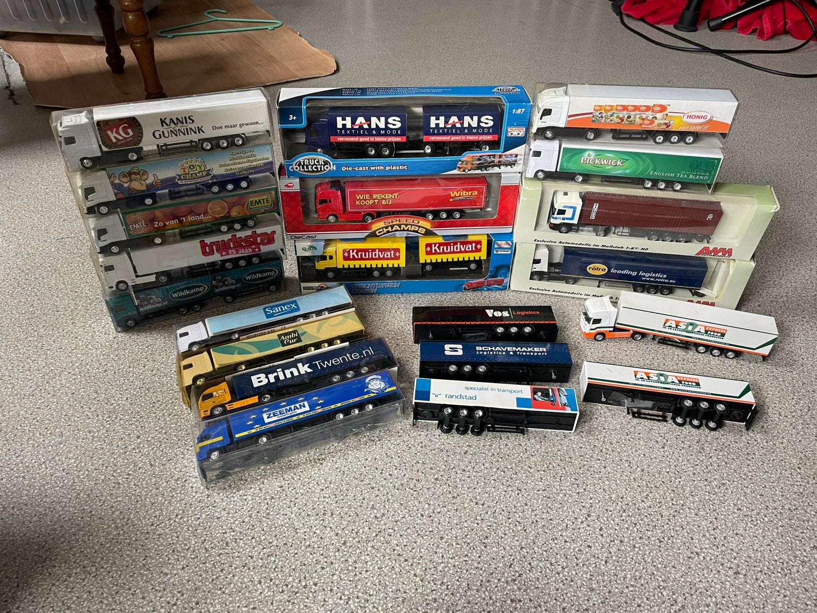 Partij modelauto’s vrachtwagens, Hobby en Vrije tijd, Modelauto's | Overige schalen, Ophalen of Verzenden, Gebruikt, Bus of Vrachtwagen
