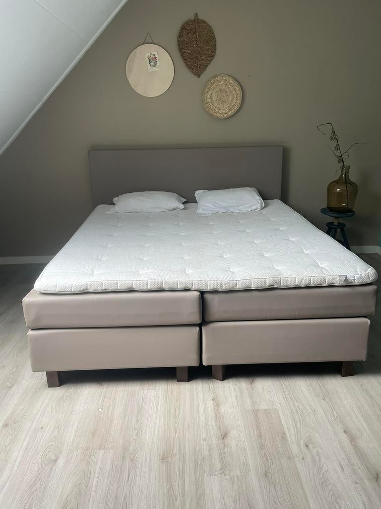 Boxspring 180 eastborn, Ophalen, Gebruikt, Overige kleuren, Tweepersoons