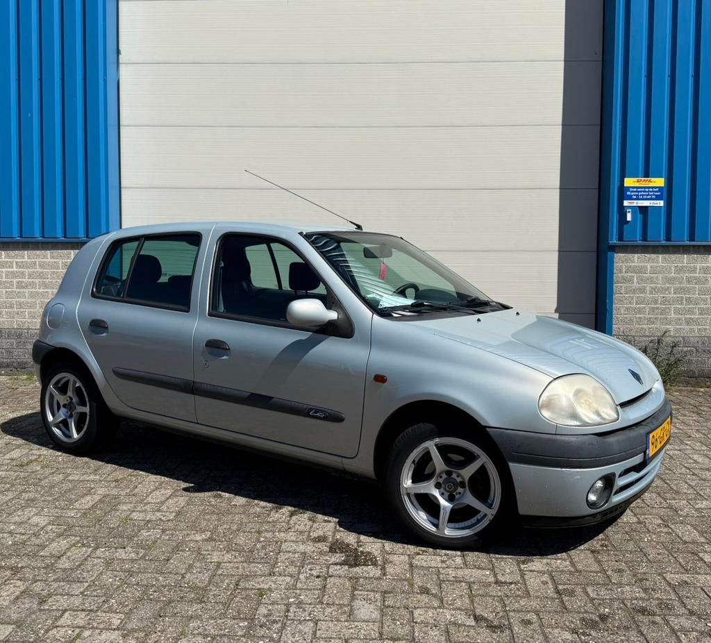 Renault Clio 1.4 16V RT 5DR 100PK APK 2027, Voorwielaandrijving, 40 €/maand, 4 cilinders, 1200 kg