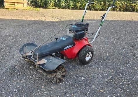 TE HUUR veegmachine VERHUUR rolbezem, Ophalen