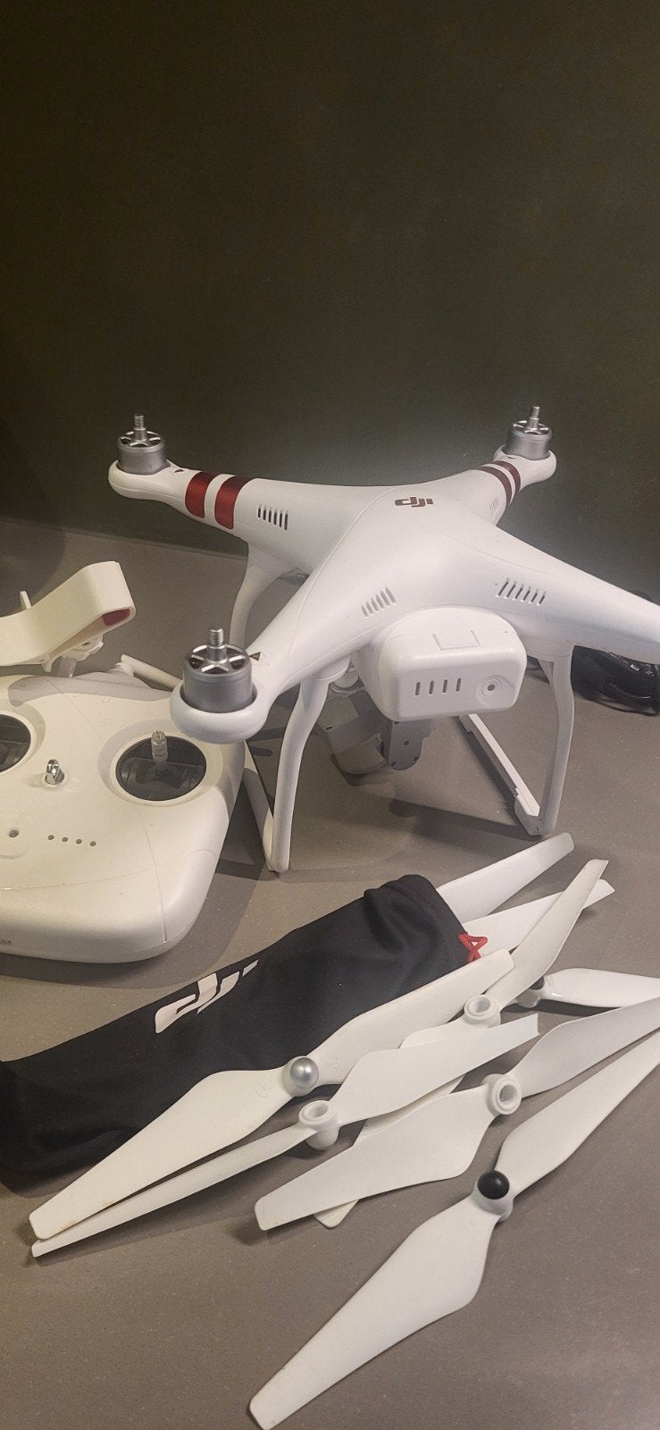 DJI Phantom 3 Standard - Ideaal voor beginnend luchtfotograa, Audio, Tv en Foto, Drones, Ophalen, 15 tot 30 minuten, Zo goed als nieuw