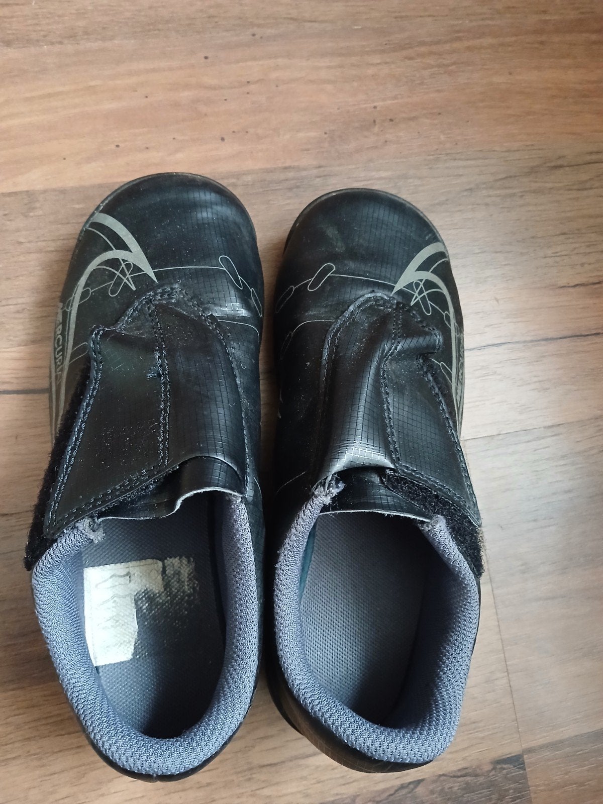 Zwarte Nike voetbalschoenen, Ophalen, Nike, Gedragen, Sportschoenen