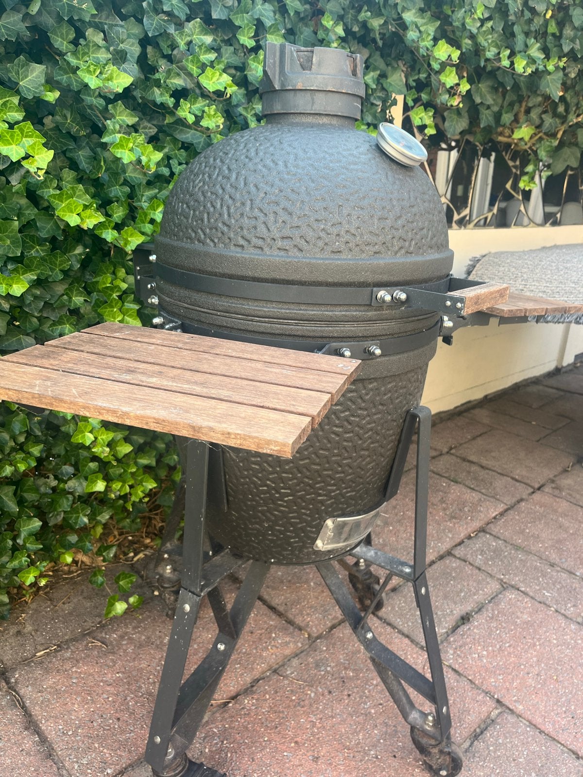 Zwarte Kamado Large BBQ met veel accessoires, Ophalen, Gebruikt, Met accessoires
