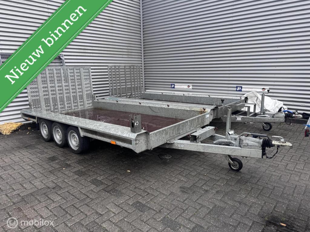 Machinetransporter 400x 180 3-Asser oprijklep, Gebruikt