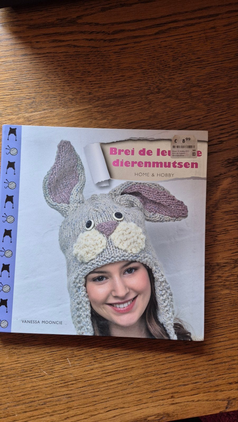 Vanessa Mooncie - Brei de leukste dierenmutsen, Breien en Haken, Ophalen of Verzenden, Zo goed als nieuw, Vanessa Mooncie; Rebecca Mothersole
