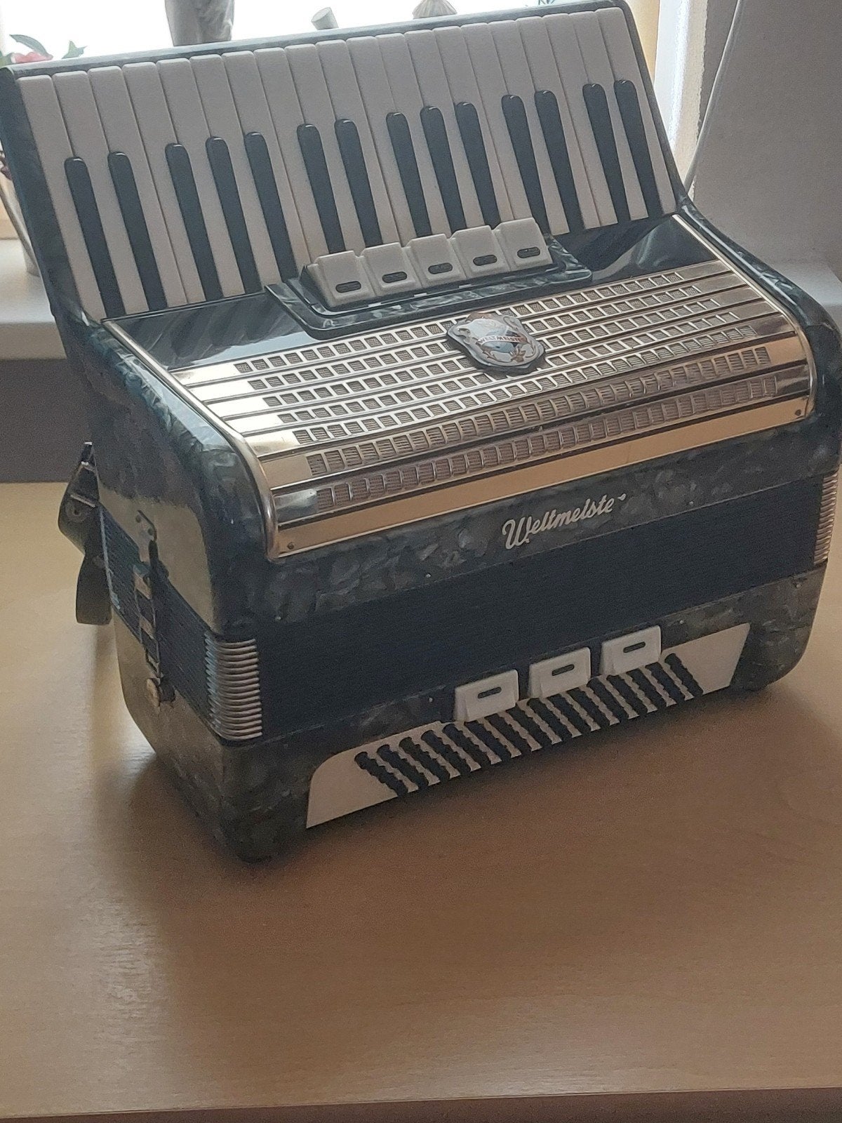 Weltmeister accordeon - Zo goed als nieuw, Muziek en Instrumenten, Accordeons, Ophalen, Met riemen, Overige formaten, Toetsaccordeon