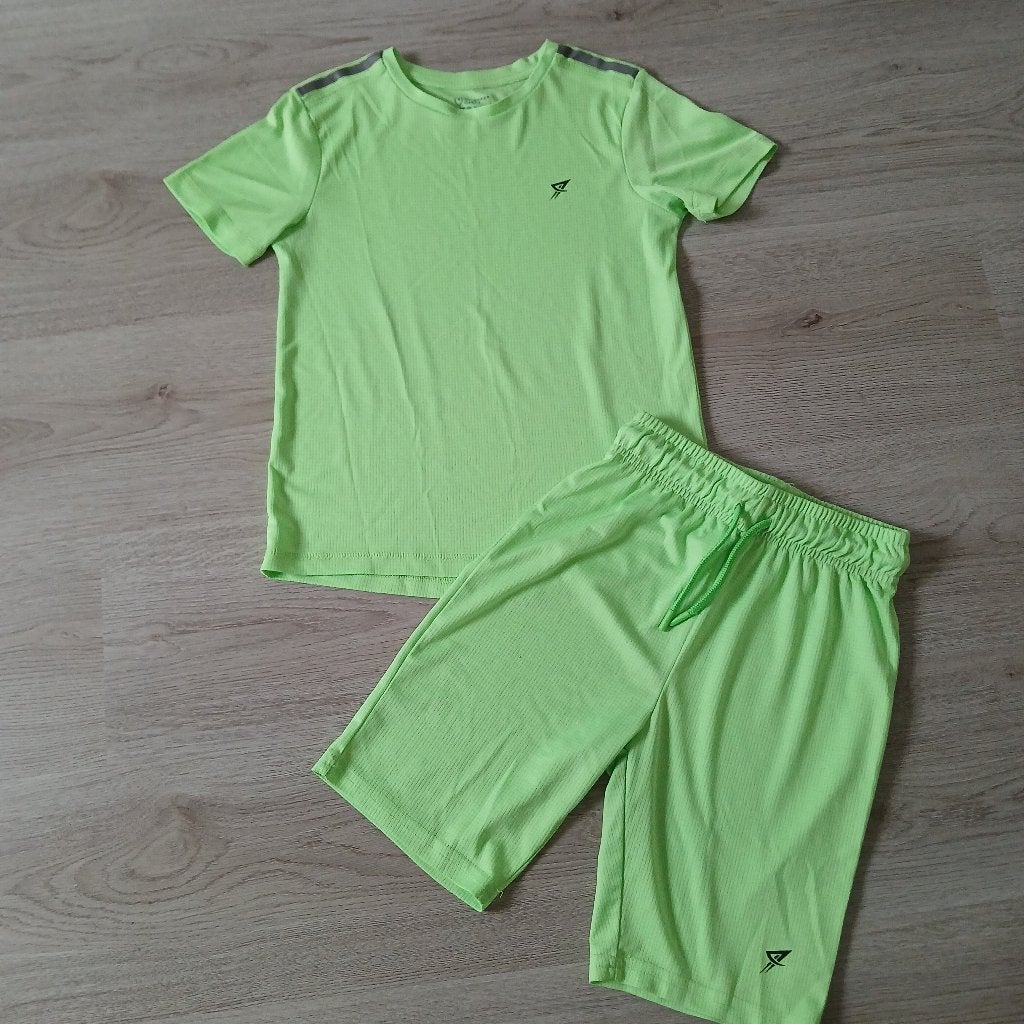 Jongens trainingspak maat 134, Sport- of Zwemkleding, Ophalen of Verzenden, Zo goed als nieuw, Primark