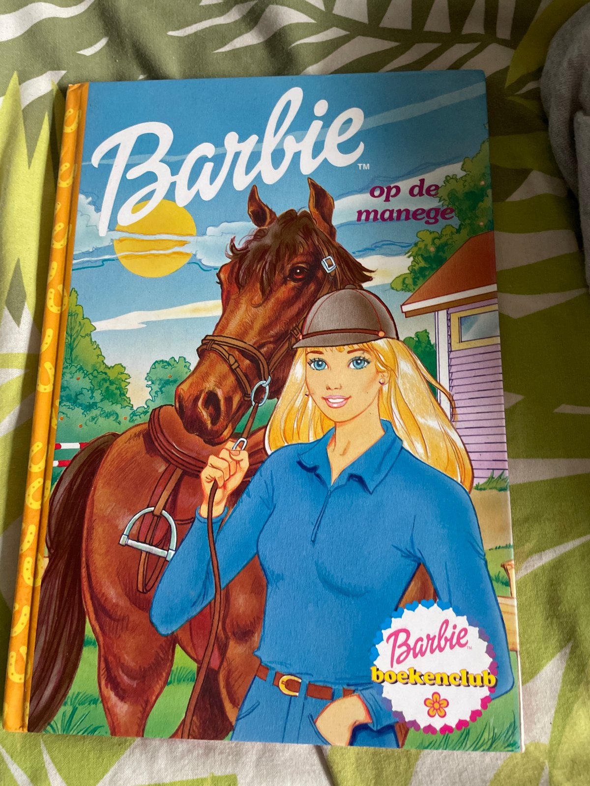 Barbie op de Manege - Barbie Boekenclub, Ophalen of Verzenden, Gelezen, Fictie algemeen