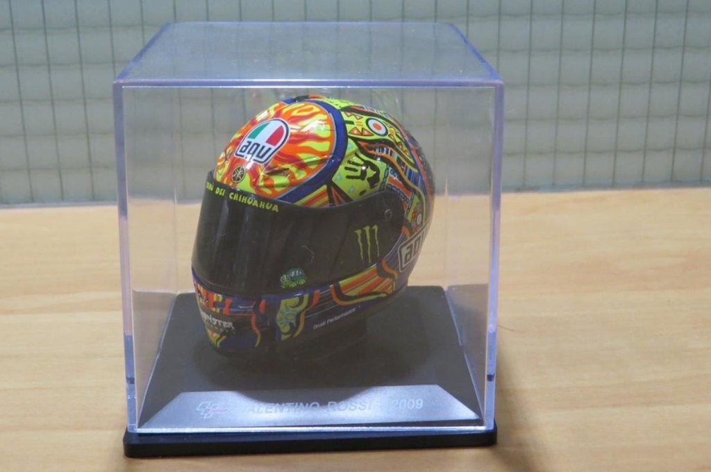Valentino Rossi AGV helmet 2009 1:5, Barcelone, Serviceclientele@altaya.be, Overige typen, Nieuw