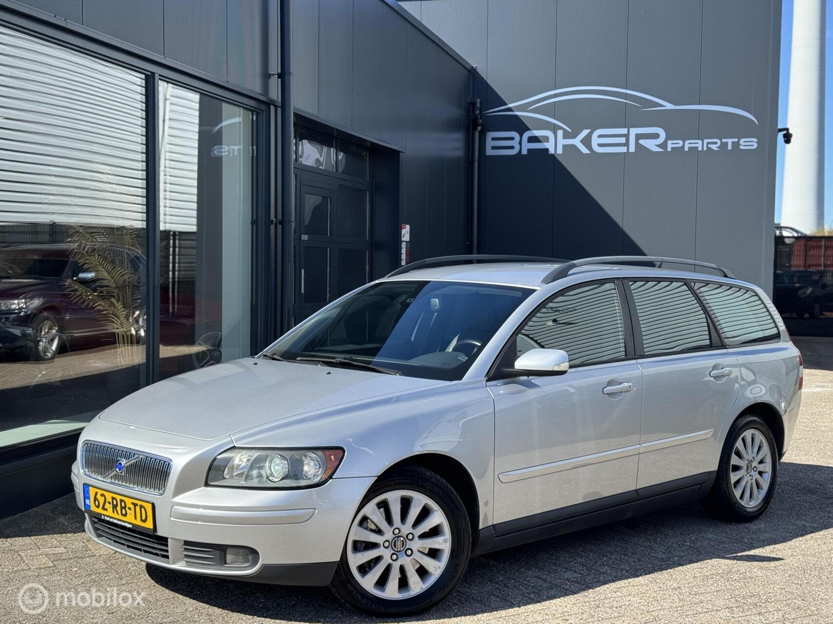Volvo V50 2.4 Momentum ~ Airco ~ Elektra pakket ~ BTW ~, Gebruikt, 700 kg, Origineel Nederlands, Zilver of Grijs