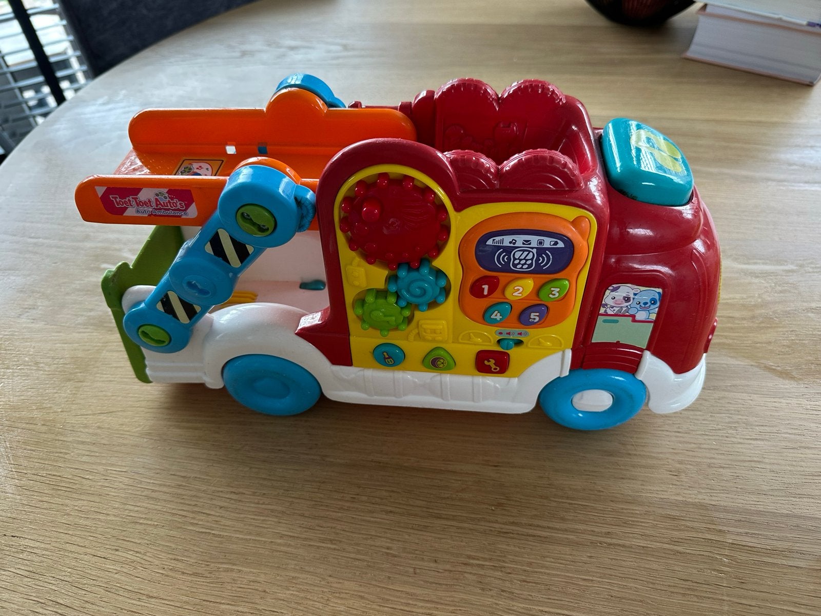 Toet Toet Auto's Ambulance met geluid en muziek, Ophalen, Gebruikt, 6 maanden tot 2 jaar