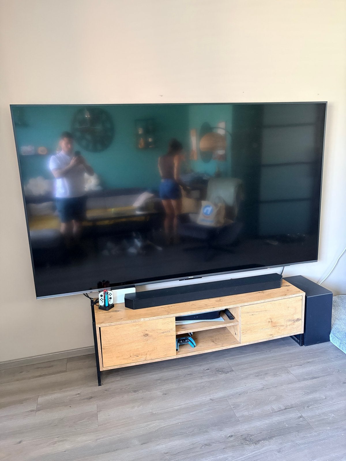 Hisense 100U7KQ 100 inch 4K ULED Smart TV, LED, Zo goed als nieuw, 100 cm of meer, 4k (UHD)