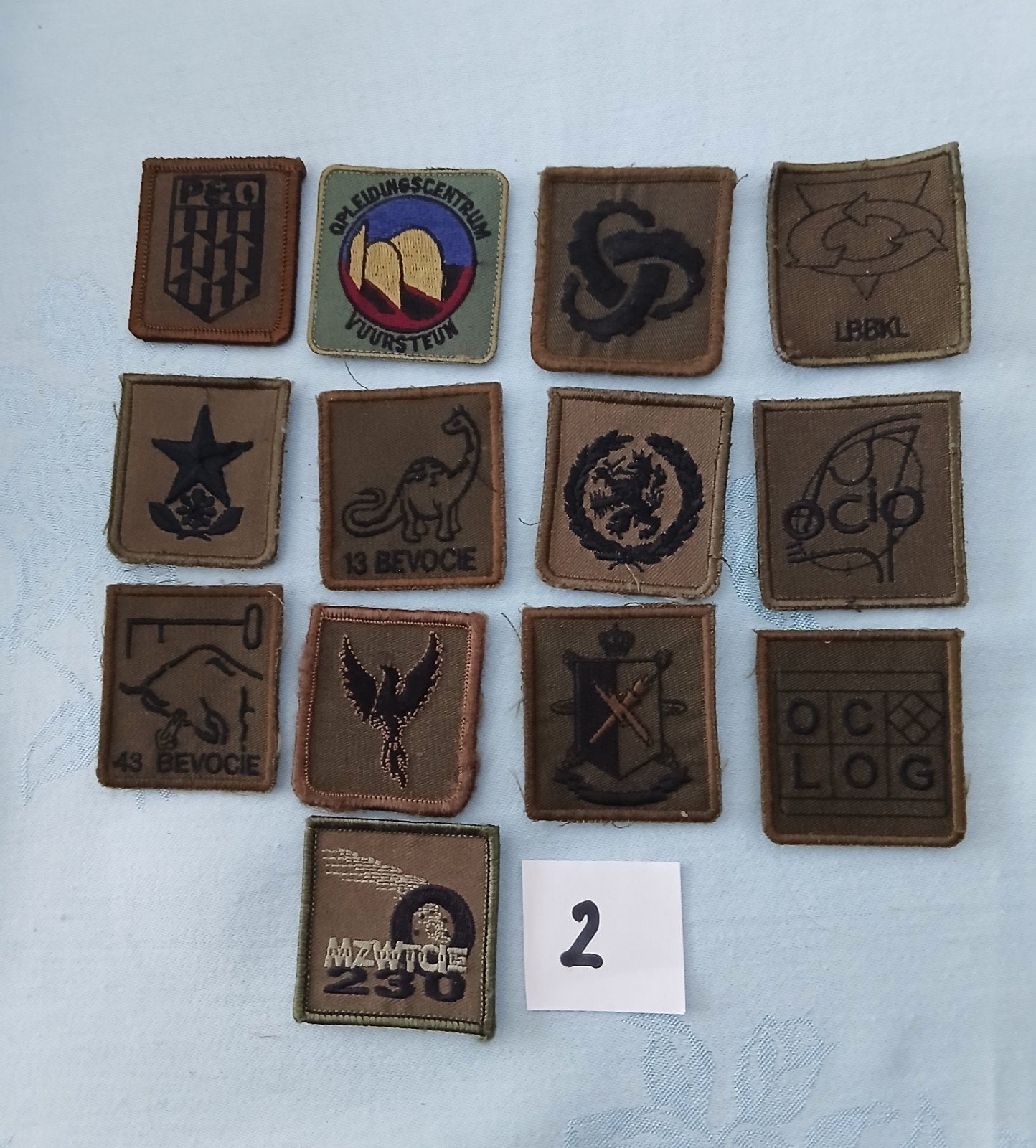 Borstemblemen,  € 2 per stuk, Ophalen of Verzenden, Landmacht, Nederland