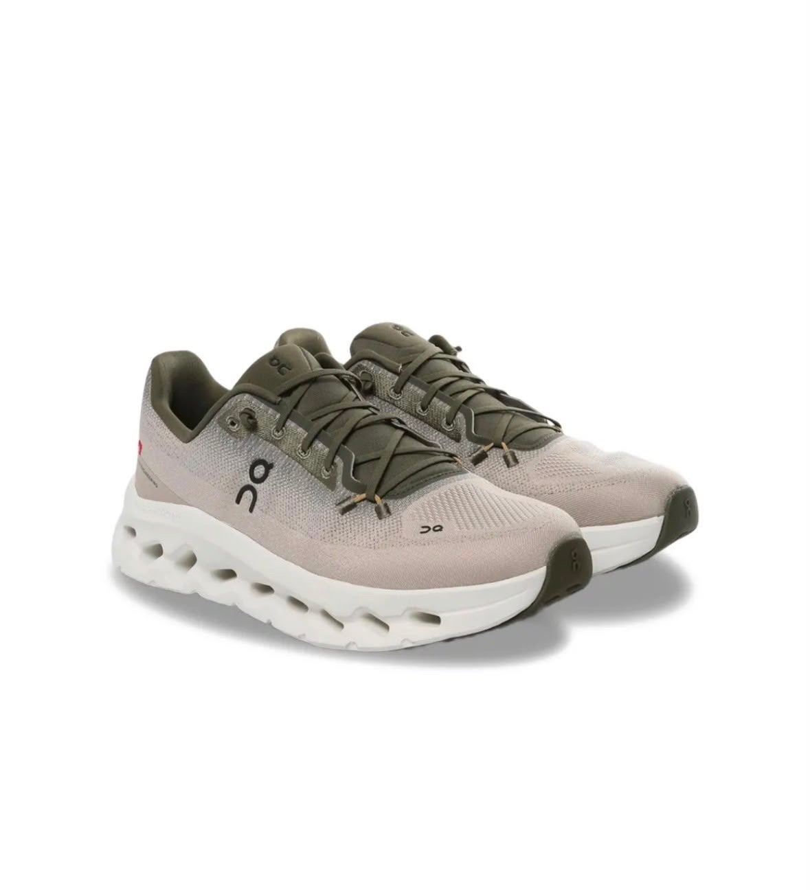On Cloud hardloopschoenen - Comfort en stijl, Kleding | Dames, Schoenen, Ophalen of Verzenden, Zo goed als nieuw, Grijs, Sportschoenen