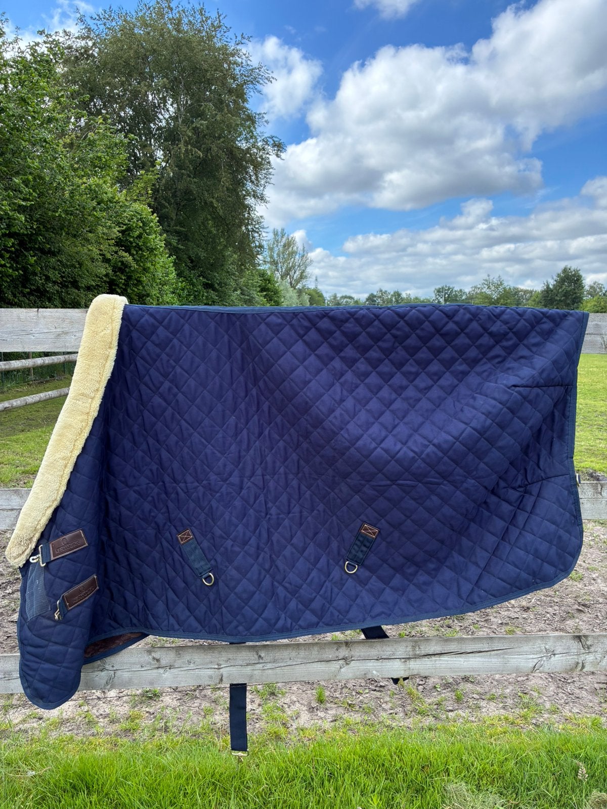 Mooie donkerblauwe Kentucky showdeken 160 gram, maat 6,3, Ophalen of Verzenden, Zo goed als nieuw