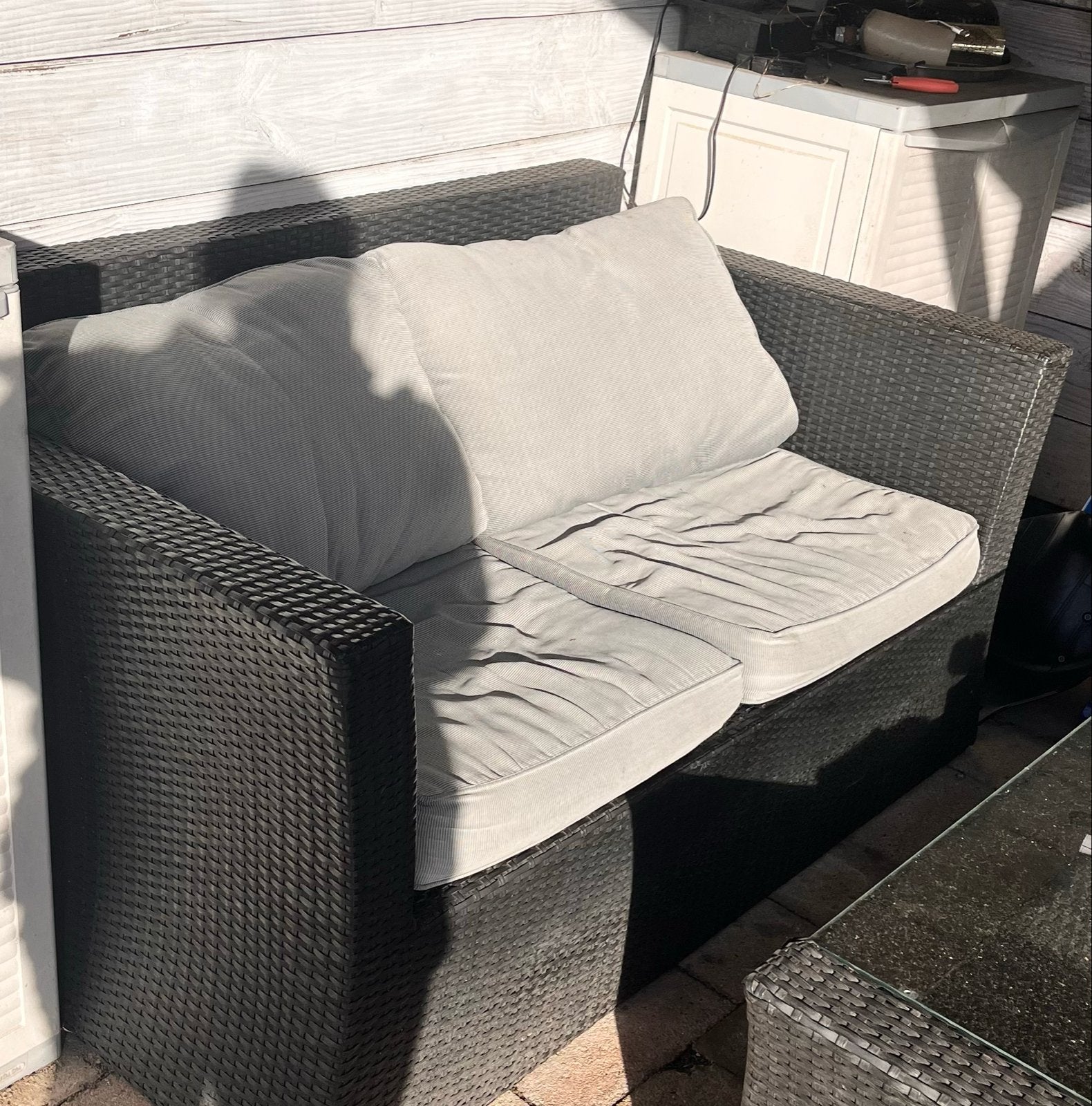 Handige tuinset met glazen tafelblad, Ophalen, Gebruikt, Wicker, Bank