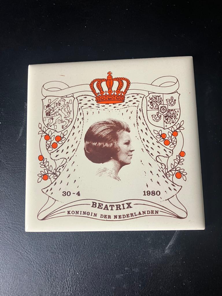 Tegel kroning Beatrix 1980 - Koningin der Nederlanden, Ophalen of Verzenden