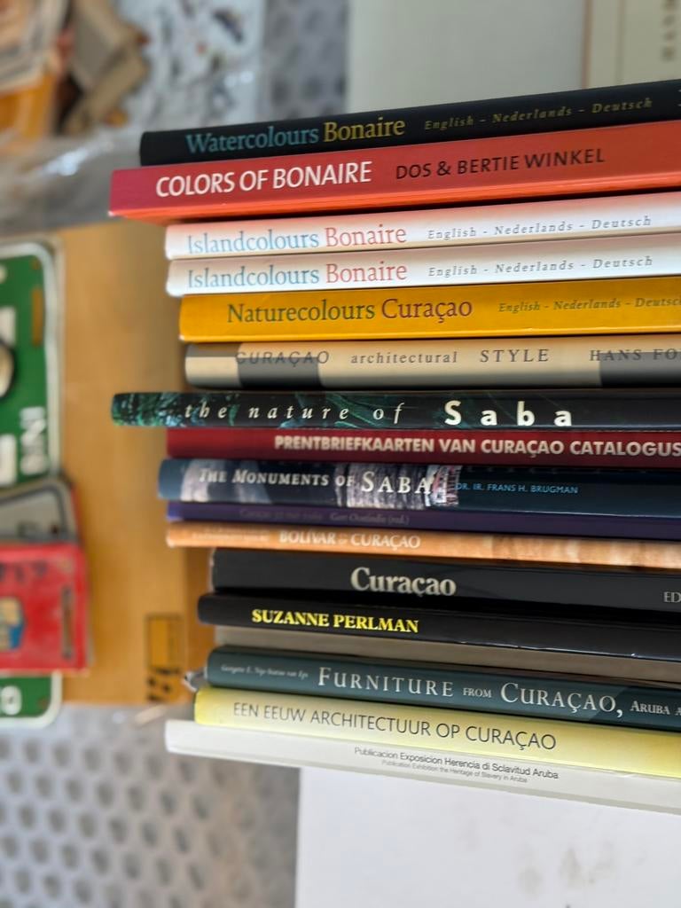 Nederlande antillen curacao boeken grote verzameling, Ophalen of Verzenden, Zo goed als nieuw
