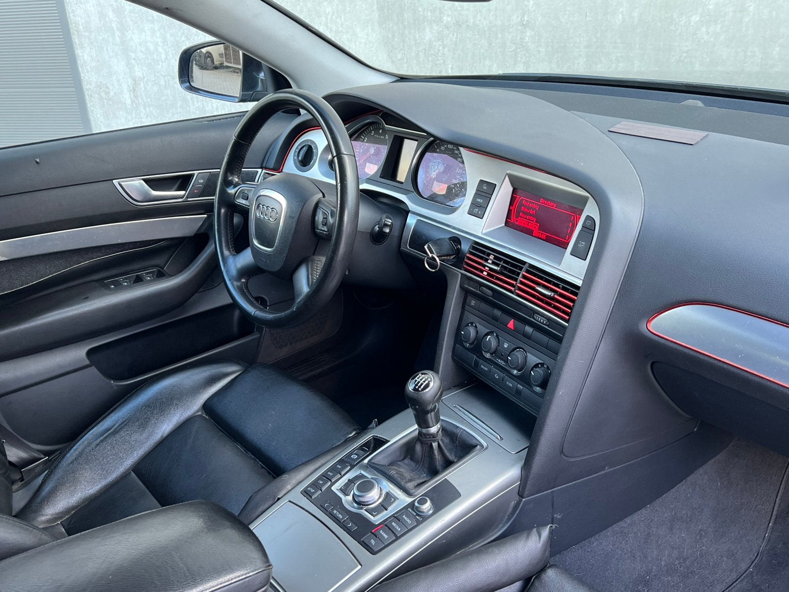 Grijze Audi A6 2.0 TFSI Sedan 170PK/NieuweAPK/Leer/Benzine!, Auto's, Audi, Zwart, 4 cilinders, 1984 cc, Bedrijf