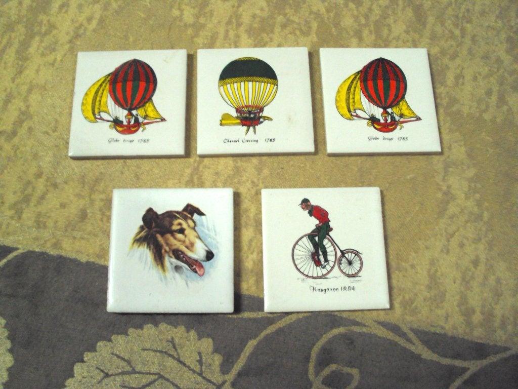 Mini tegeltjes oude afbeeldingen en hond, Antiek en Kunst, Ophalen of Verzenden