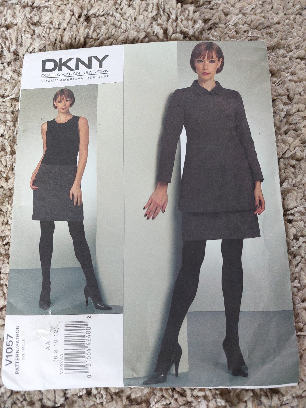 Vogue V1057 DKNY Naaipatroon Jasje en Jurk Maat AA, Hobby en Vrije tijd, Kledingpatronen, Overige merken, Overige typen, Vrouw