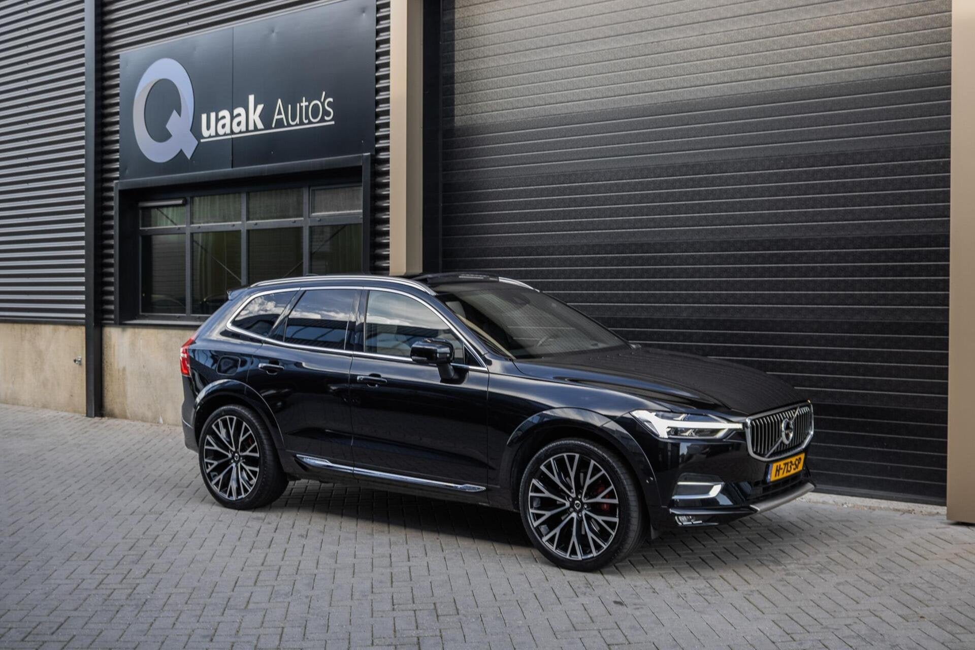 Volvo XC60 2.0 B5 Inscription | PANO | TREKHAAK | HUD | LEER, Gebruikt, Euro 6, 4 cilinders, 1969 cc