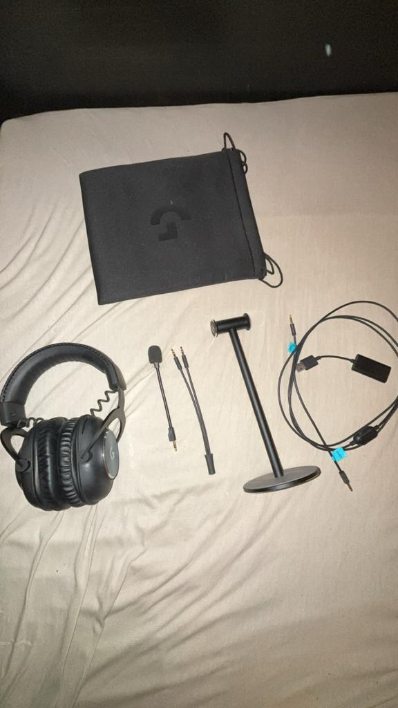 Logitech G PRO X Gaming Headset met standaard en accessoires, Ophalen of Verzenden, Zo goed als nieuw, Over oor (circumaural)