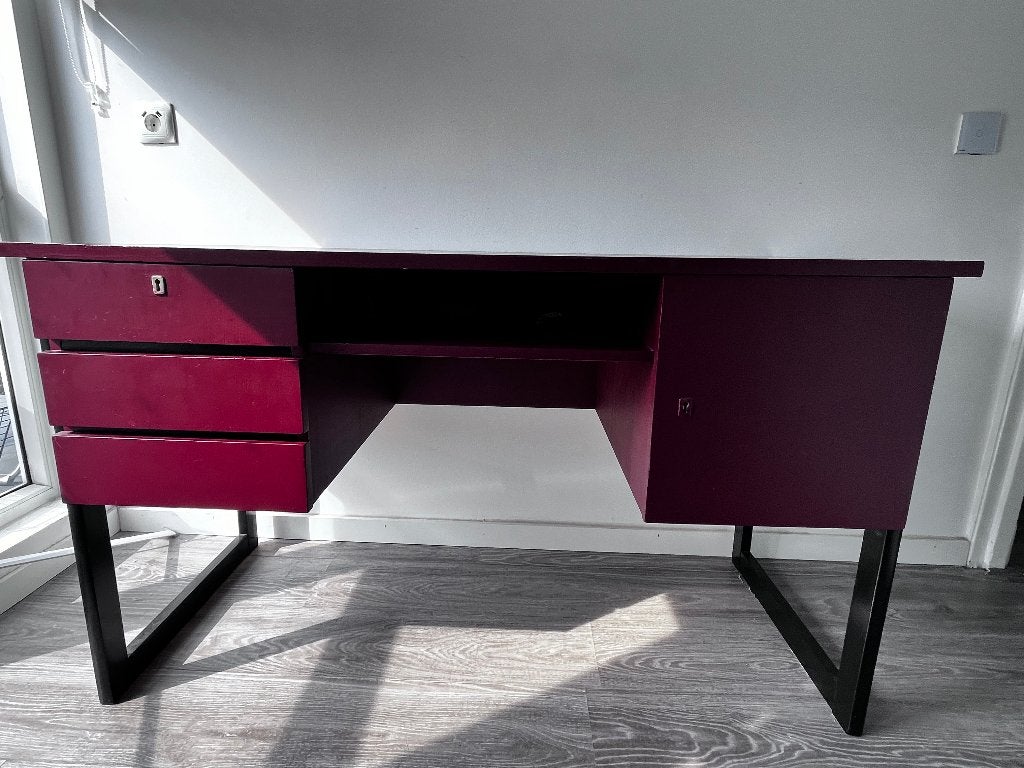 Vintage hout bureau jaren 60/70 opknapper, Huis en Inrichting, Bureaus, Ophalen, Gebruikt, 126 cm, Schoolbureau