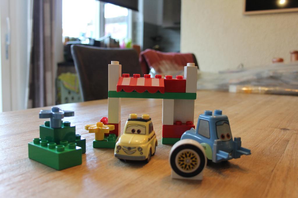 Lego Duplo set 5818 Disney Cars Luigi & Guido, Compleet, Gebruikt, Ophalen of Verzenden, Complete set