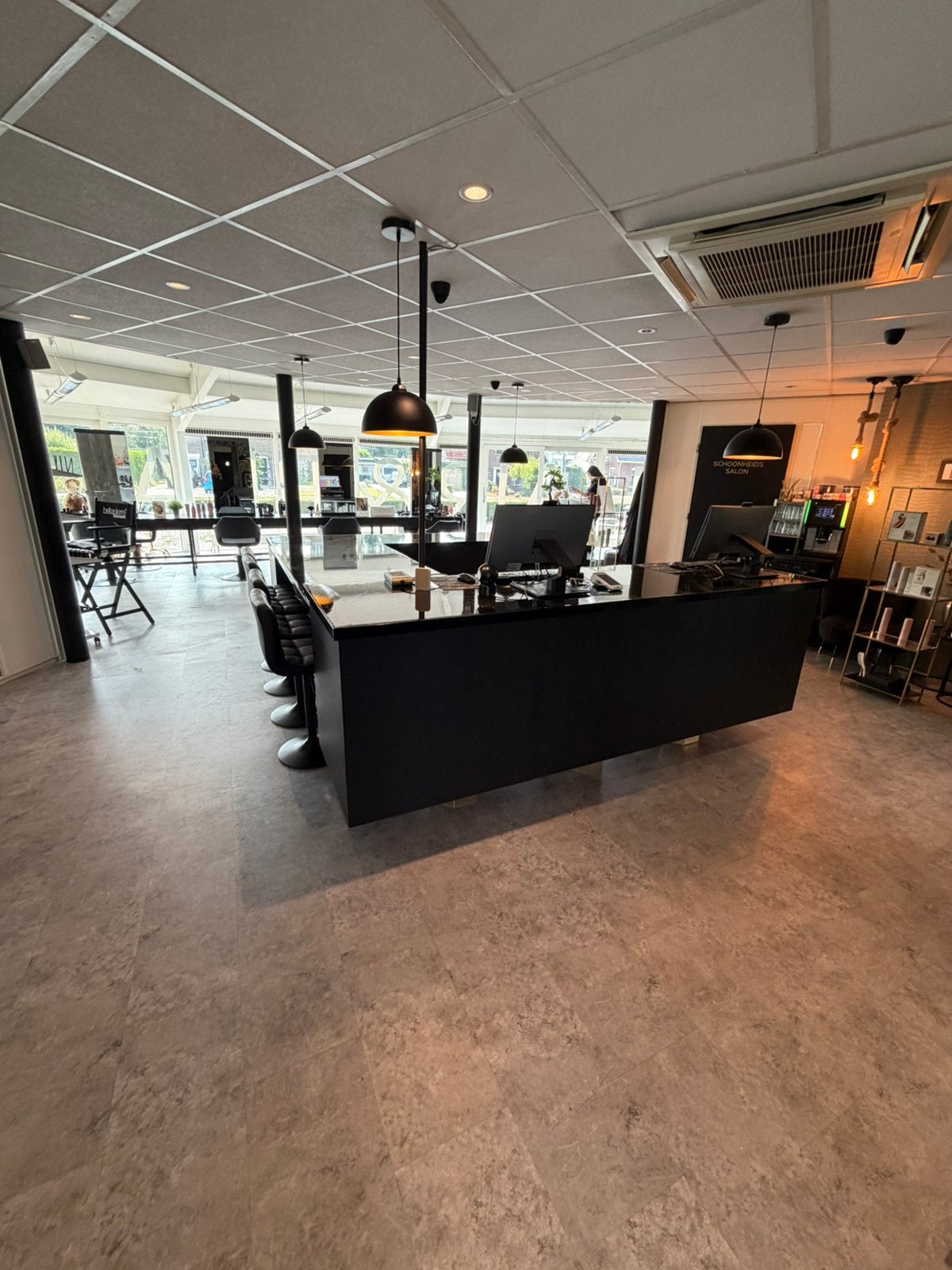 Grote U-balie met epoxyblad en veel opbergruimte, Ophalen