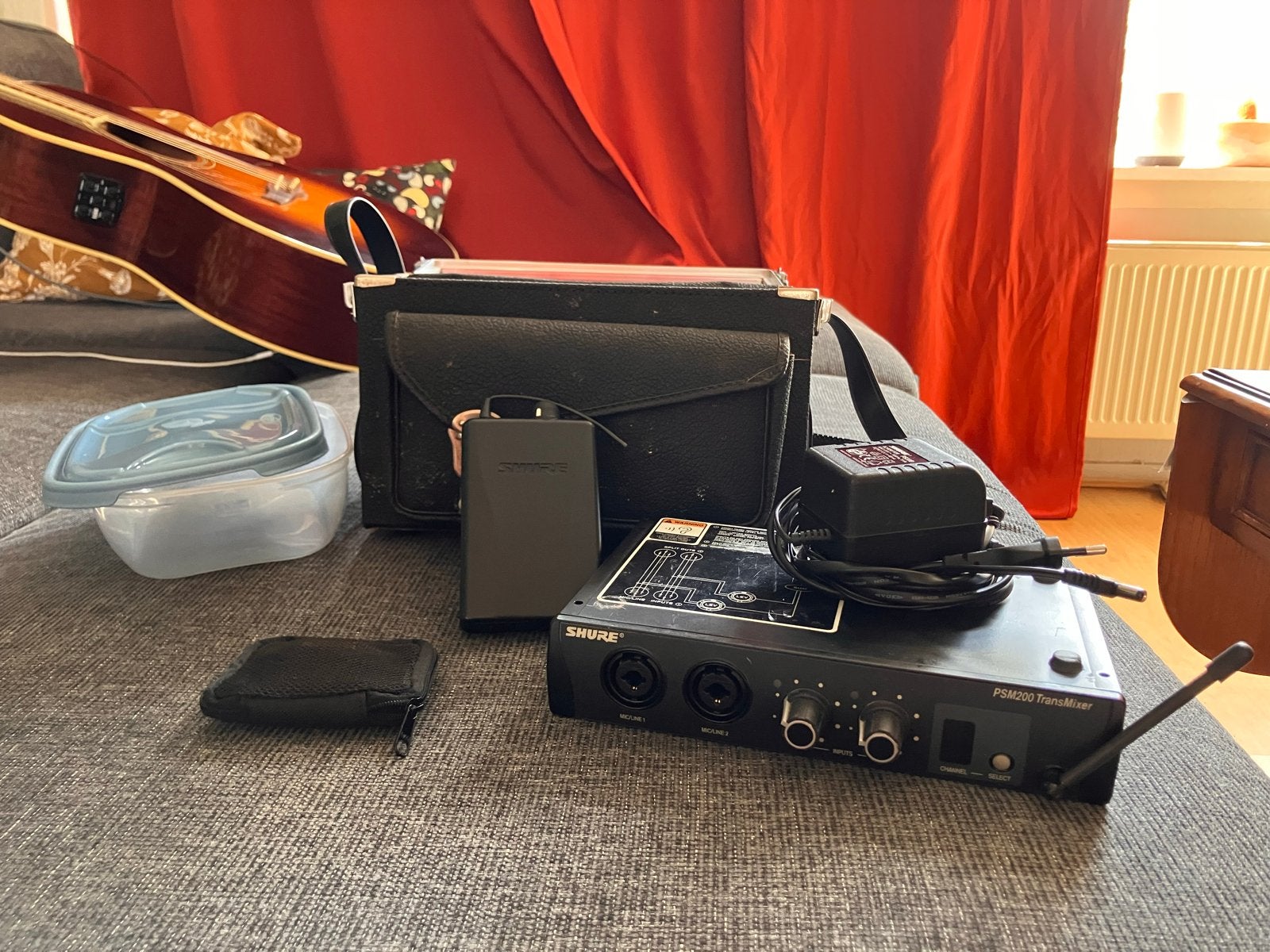 In-ear monitor Shure PSM200 met ontvanger en accessoires, Ophalen of Verzenden, Gebruikt, Minder dan 5 kanalen, Microfooningang