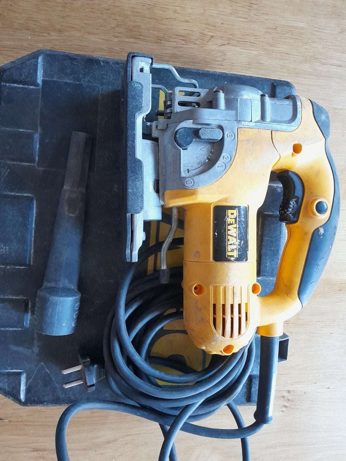 DeWalt DW331K-QS Decoupeerzaag met koffer, Ophalen of Verzenden, Gebruikt, Zaag, DeWalt