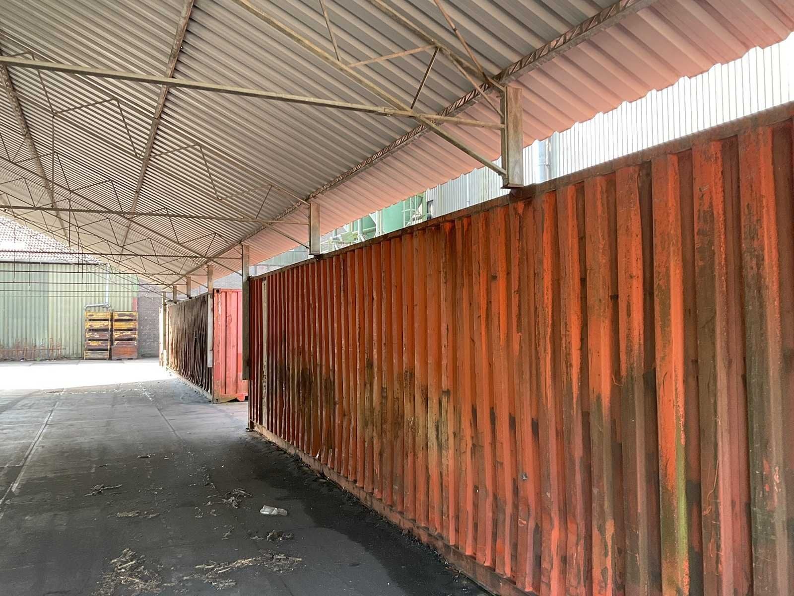 Overkapping met zeecontainers