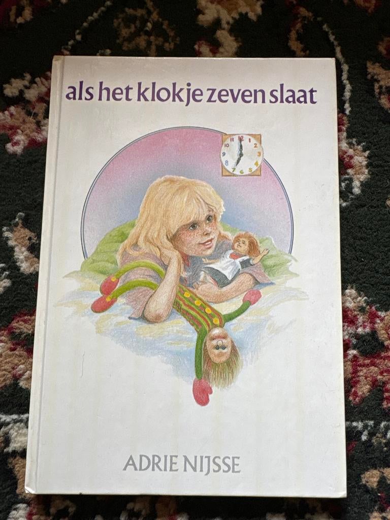 Als het klokje zeven slaat - Adrie Nijsse (kinderboek), Boeken, Ophalen of Verzenden, Gelezen, Fictie algemeen