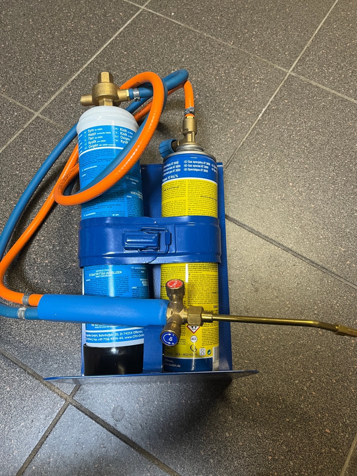 Gasbrander set met twee gasflessen en slangen, Ophalen of Verzenden, Gebruikt, Minder dan 150 ampère, Overige typen