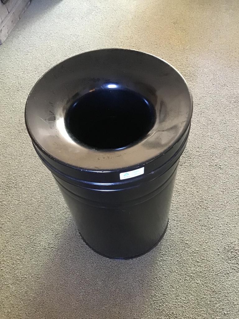 Metalen vlamdovende papierbak Atlanta, ca. 30 liter, 20 tot 30 liter, Ophalen, Gebruikt, Metaal