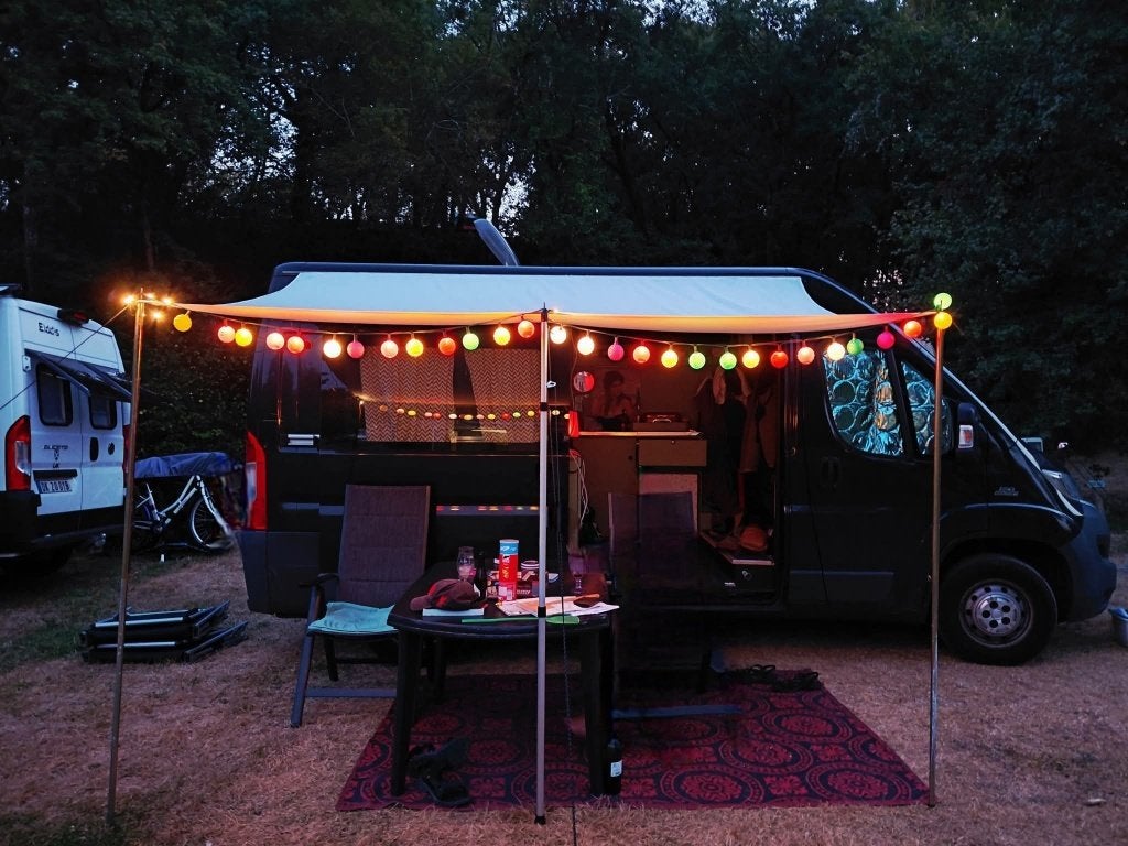 Te koop Fiat Ducato Camper, zwart, 2015, Chemisch toilet, Tot en met 2, Particulier, Koelkast