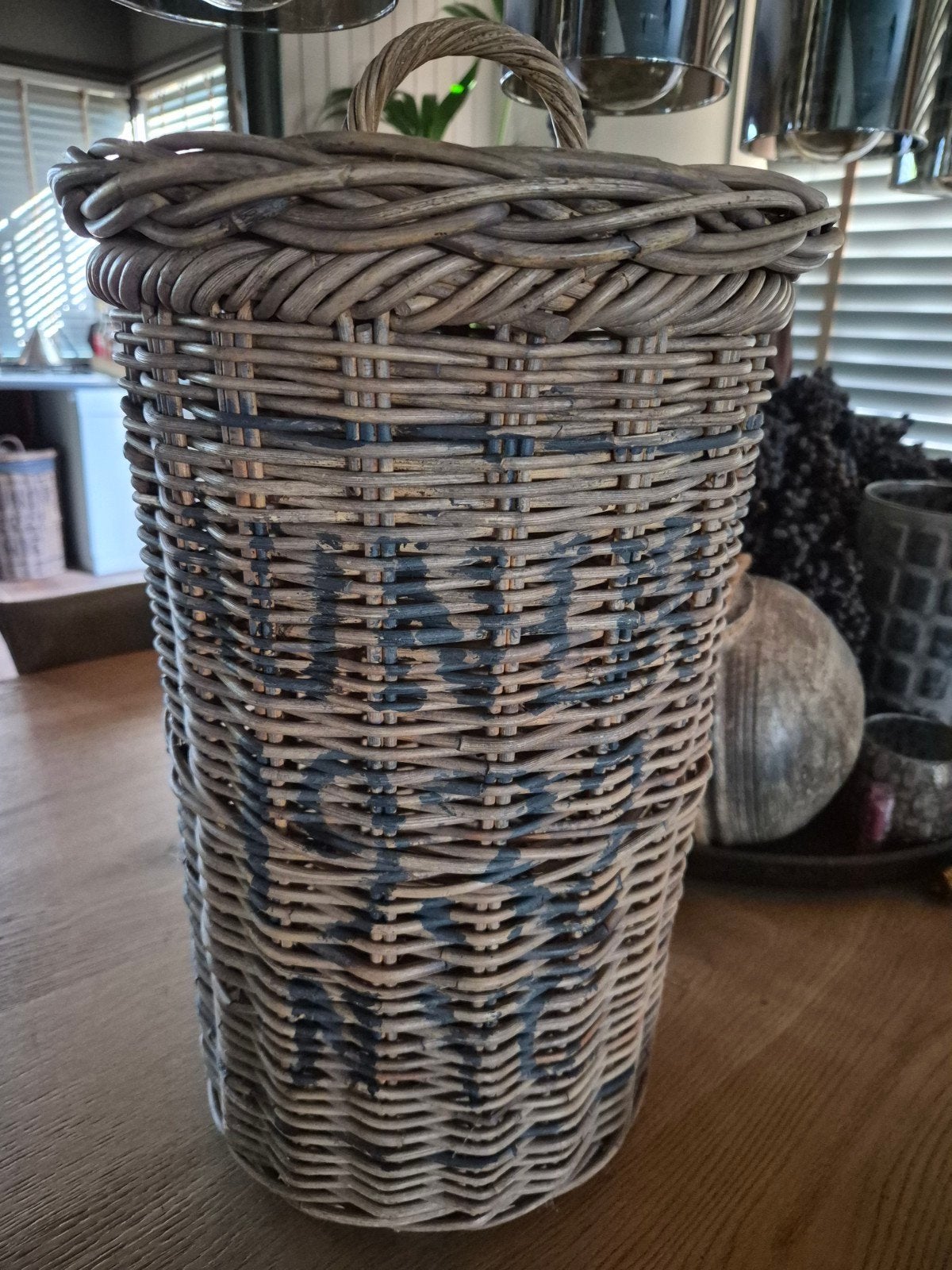 Riviera Maison rattan mand vergrijsd zonder label, Ophalen of Verzenden, Zo goed als nieuw, Rond, Riet