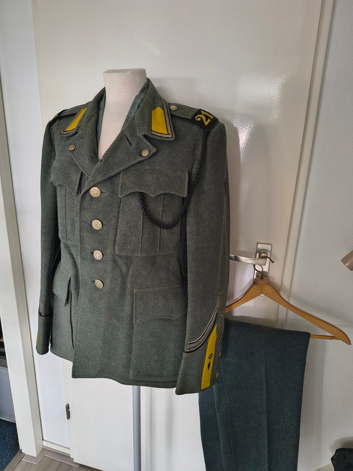 Zwitsers Ord.1940 uniform, korporaal., Verzamelen, Ophalen of Verzenden, Landmacht, Nederland, Kleding of Schoenen