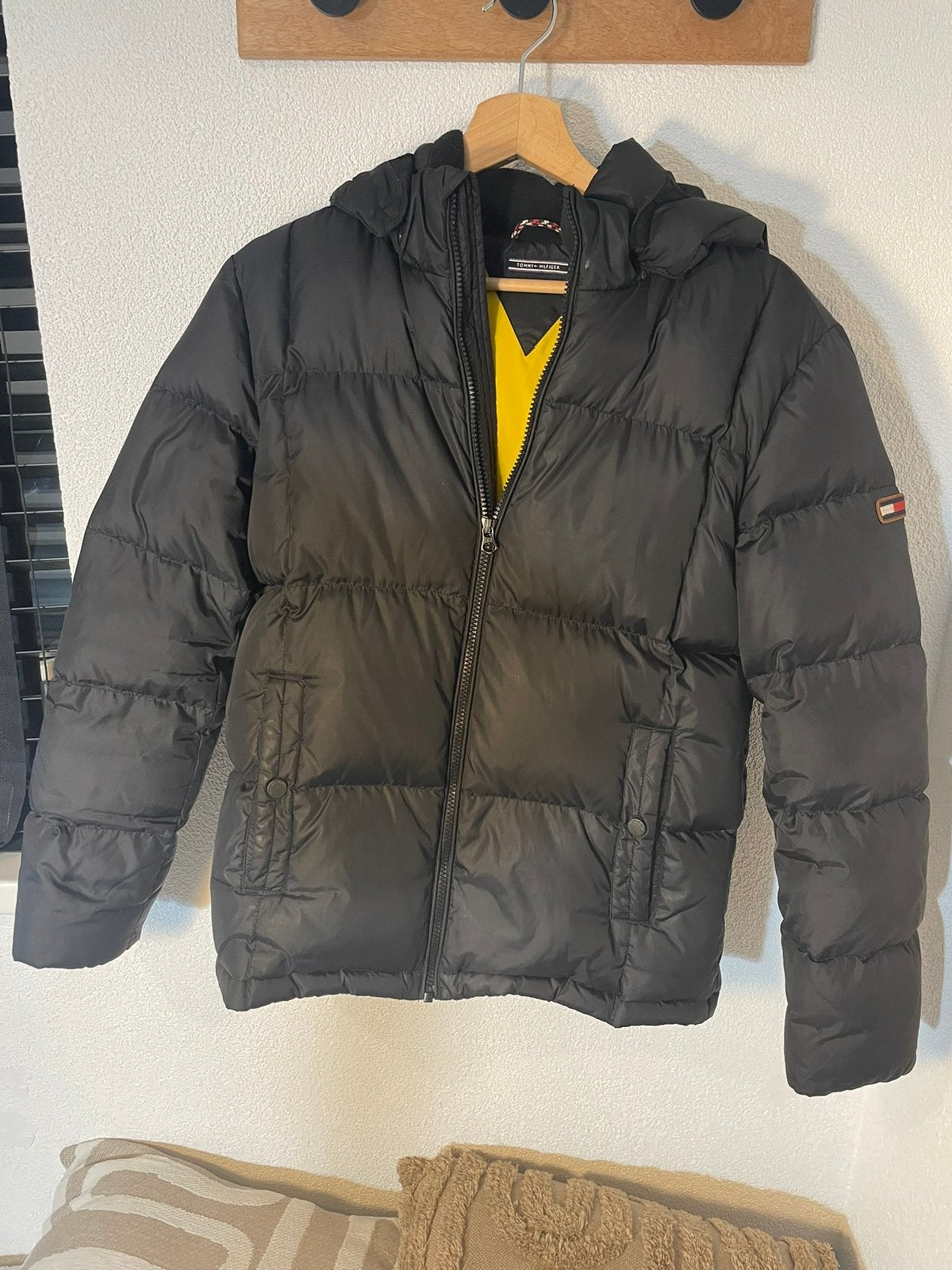 sportieve donsjas van Tommy Hilfiger Essential Down Jacket)., Kleding | Heren, Ophalen of Verzenden, Zo goed als nieuw, Zwart