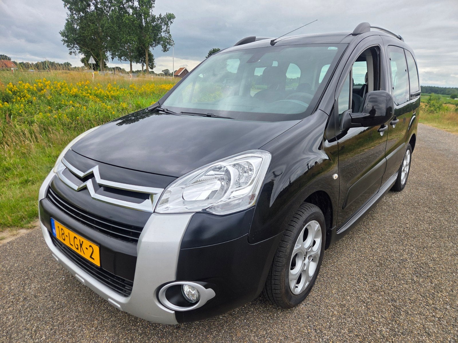 Citroën Berlingo XTR 1.6 88KW 2010 Zwart, Auto's, Citroën, Voorwielaandrijving, Zwart, 4 cilinders, Zwart